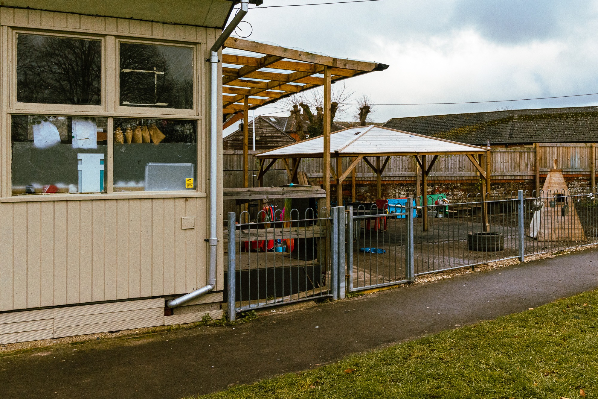 New outdoor play area at Bratton Pre-School